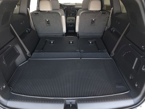 New 2026 GMC Acadia Elevation w/ Elevation Premium Package FWD image 36