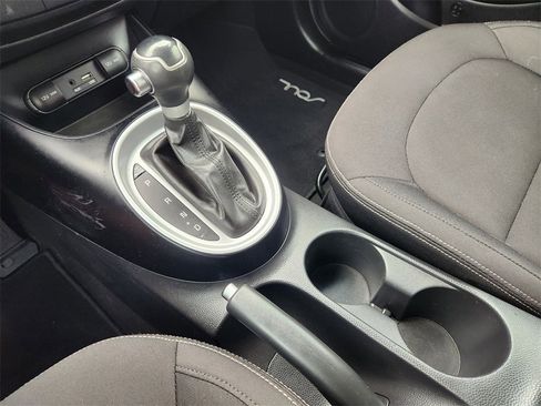 Used 2015 Kia Soul Base image 21