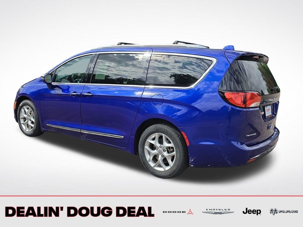 Used 2020 Chrysler Pacifica Limited FWD image 4