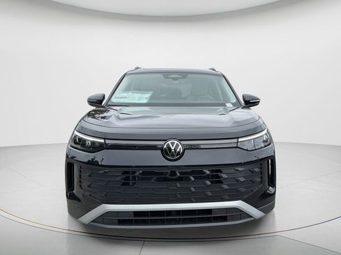 New 2026 Volkswagen Tiguan SE FWD image 2