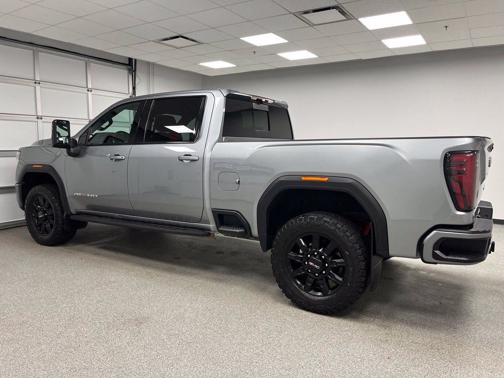 Used 2024 GMC Sierra 2500 AT4 w/ AT4 Preferred Package AWD/4WD image 7