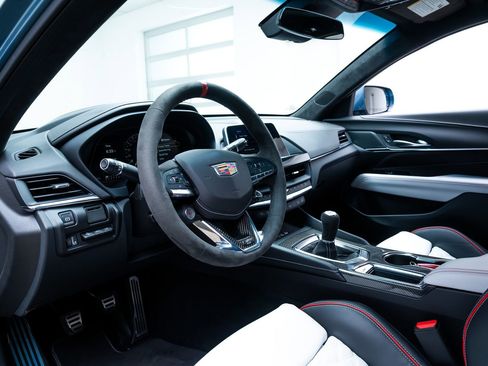 Used 2024 Cadillac CT4 V Blackwing w/ Technology Package RWD image 17
