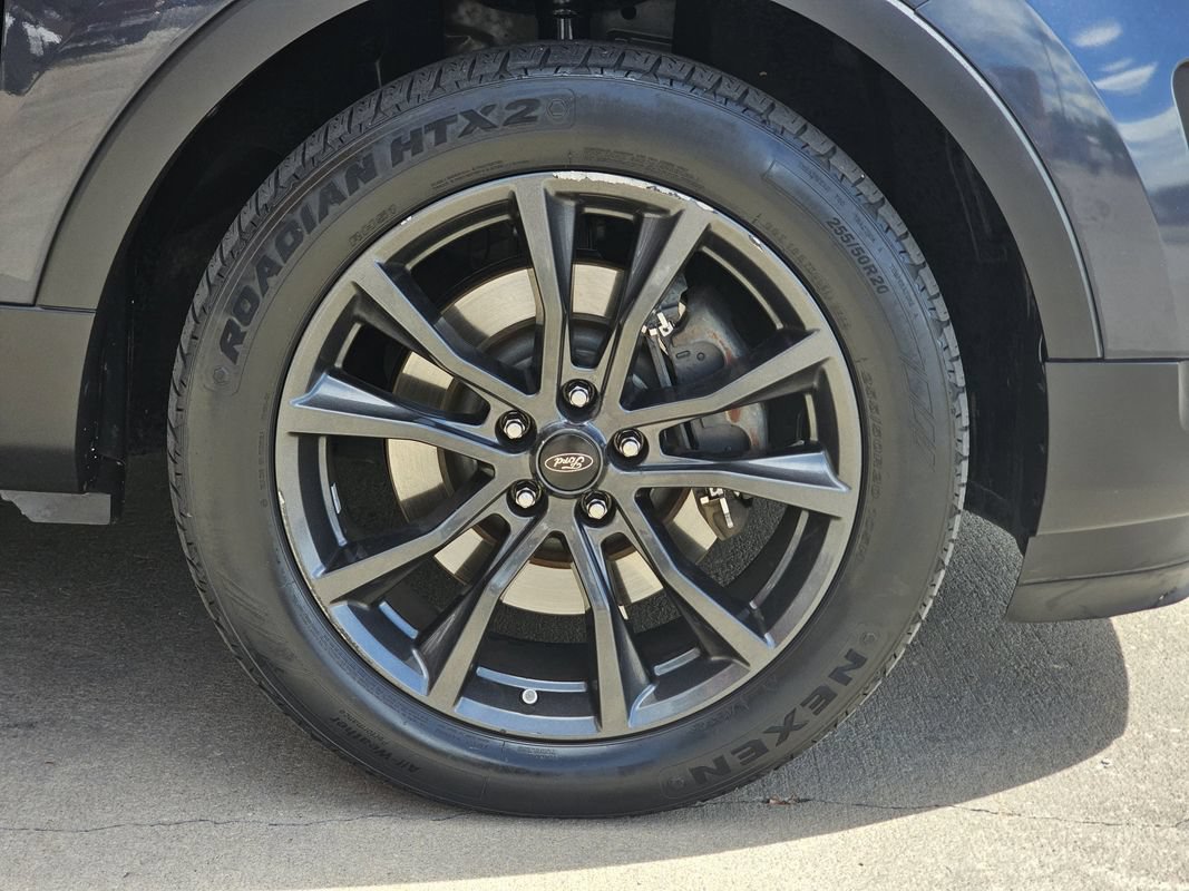 Used 2017 Ford Explorer XLT w/ Equipment Group 202A AWD/4WD image 35