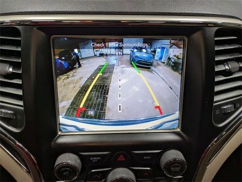 Used 2017 Jeep Grand Cherokee Limited image 22