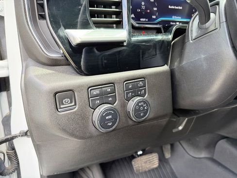 Used 2024 Chevrolet Silverado 2500 LT AWD/4WD image 24