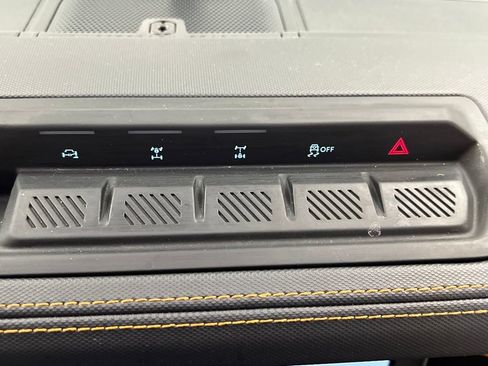 Used 2024 Ford Bronco Badlands image 45