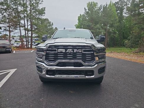 Used 2025 RAM 2500 Big Horn AWD/4WD image 2