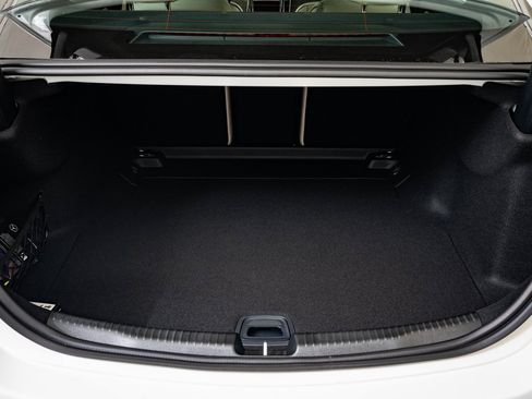 Used 2025 Mercedes-Benz C 300 4MATIC Sedan image 35