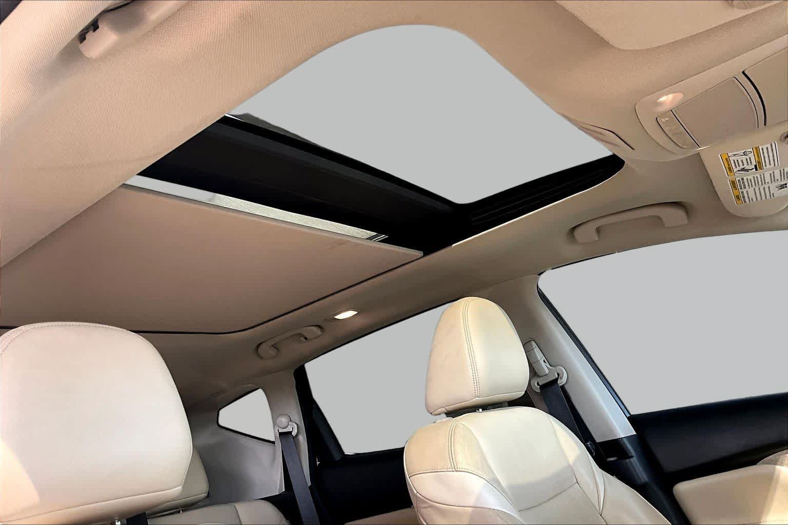 Used 2020 Nissan Murano SL w/ Moonroof Package FWD image 13