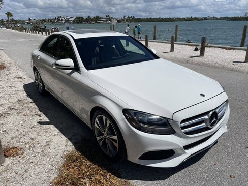 Used 2018 Mercedes-Benz C 300 Sedan image 32