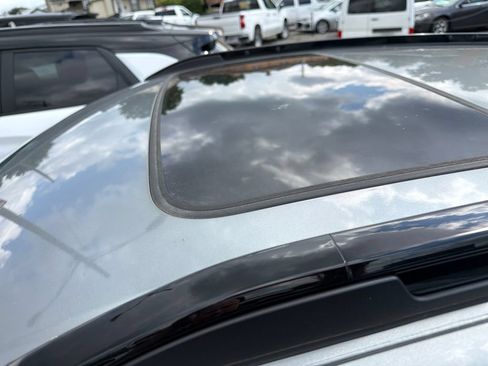 Used 2024 Chevrolet Trax RS w/ Sunroof Package FWD image 3