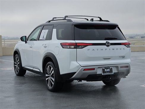 Used 2025 Nissan Pathfinder Platinum image 5