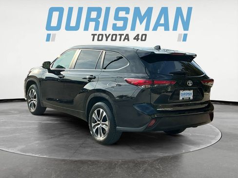 Used 2023 Toyota Highlander XLE image 5