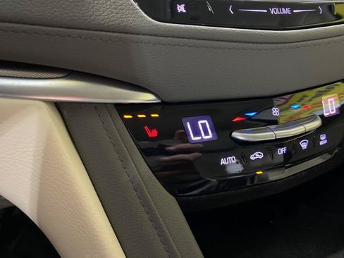Used 2018 Cadillac XT5 Luxury AWD/4WD image 14