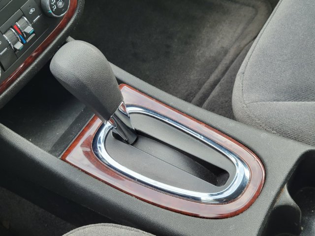 Used 2009 Chevrolet Impala LT FWD image 15