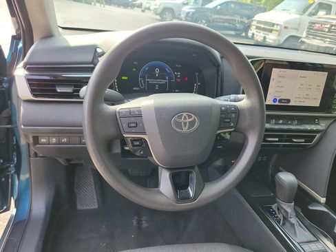 Used 2025 Toyota Camry LE FWD image 26