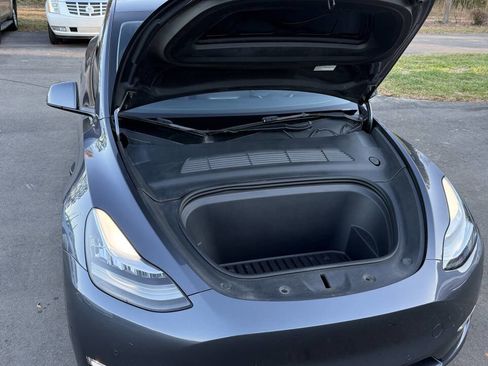 Used 2022 Tesla Model Y Long Range image 10