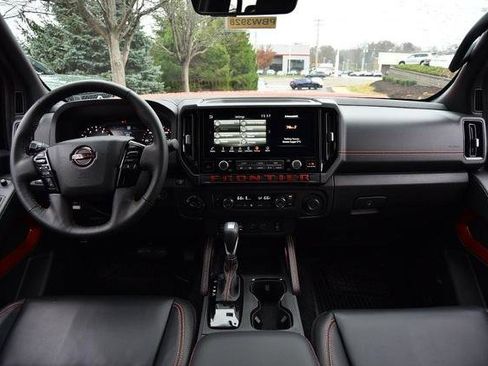 Certified 2025 Nissan Frontier PRO-4X w/ Pro Premium Package image 9