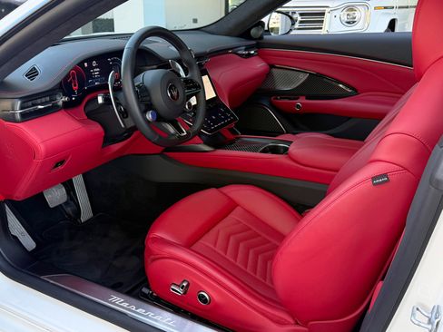 Used 2024 Maserati GranTurismo Trofeo image 2