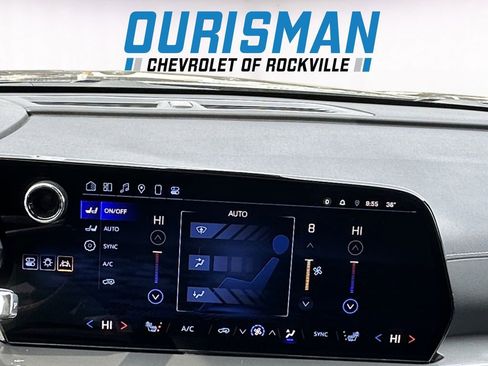 Used 2024 Chevrolet Traverse LT image 14