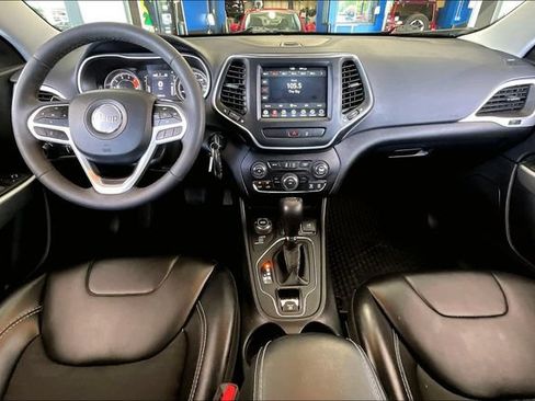 Used 2022 Jeep Cherokee Latitude AWD/4WD image 7