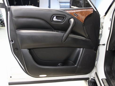 Used 2018 INFINITI QX80 2WD w/ Driver Assistance Package image 30