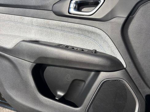 New 2026 Jeep Compass Latitude image 11