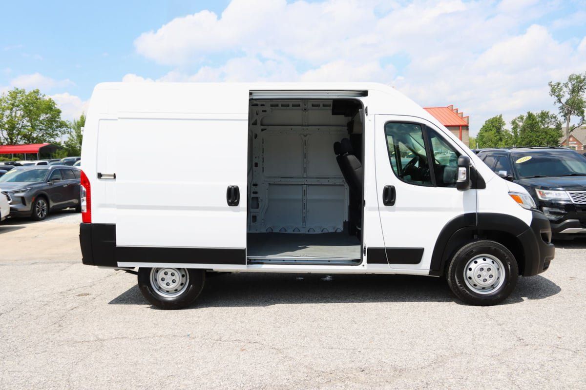 Used 2023 RAM ProMaster 1500 w/ Safety Group FWD image 3