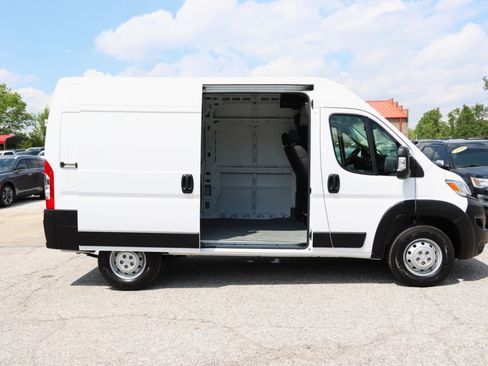 Used 2023 RAM ProMaster 1500 w/ Safety Group FWD image 3
