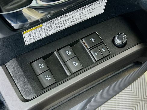 Used 2016 Toyota Tacoma TRD Off-Road image 15