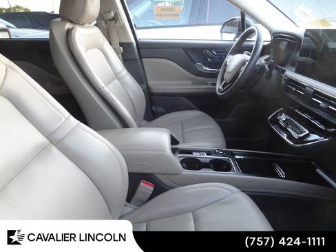 Used 2023 Lincoln Corsair FWD w/ Equipment Group 101A image 8