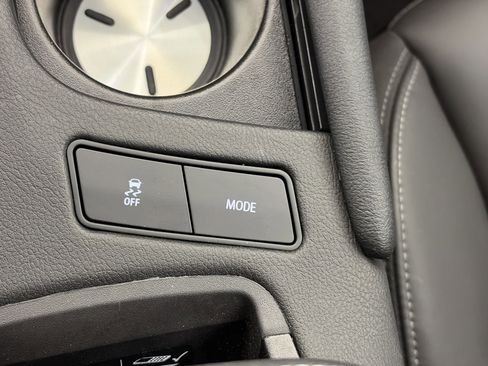 Certified 2024 Cadillac XT6 Premium Luxury w/ LPO, Floor Liner Package image 28