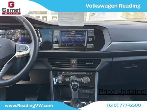 Certified 2023 Volkswagen Jetta SE FWD image 17