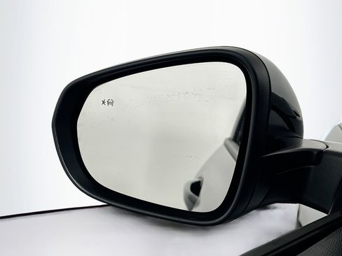 Used 2024 Chevrolet Trax LS w/ LS Convenience Package image 16