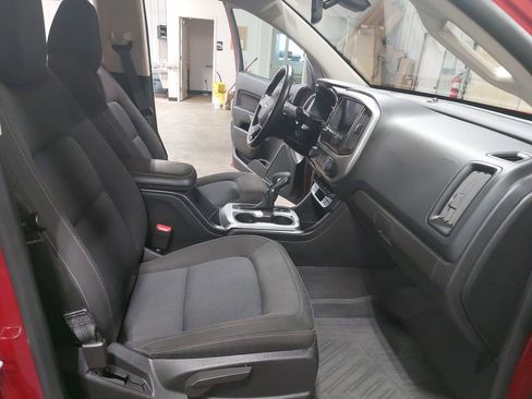 Used 2022 Chevrolet Colorado LT w/ LT Convenience Package AWD/4WD image 10