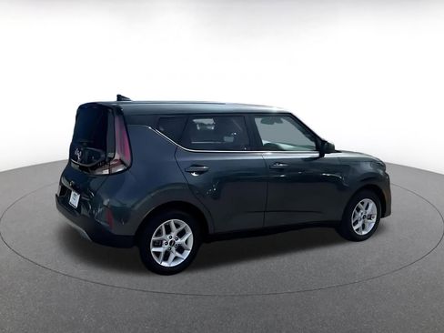 Used 2025 Kia Soul LX w/ LX Technology Package image 12
