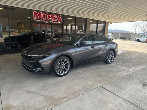 Used 2024 Toyota Crown Limited w/ Advanced Technology Package image 1