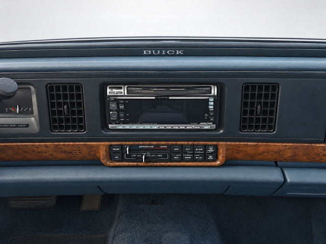 Used 1995 Buick Le Sabre Custom FWD image 18