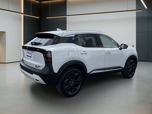 Used 2025 Nissan Kicks SR FWD image 6