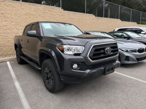 Used 2020 Toyota Tacoma SR5 w/ SR5 Appearance Package (SM) RWD image 2