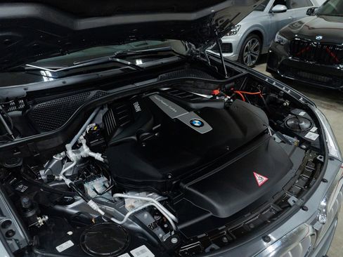 Used 2018 BMW X5 xDrive50i w/ M Sport Package image 61