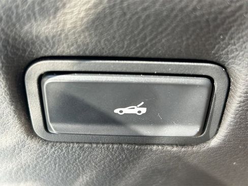 Used 2017 Chevrolet Corvette Stingray Coupe w/ Battery Protection Package image 23