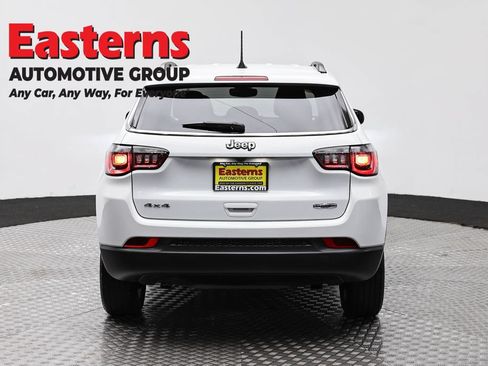 Used 2024 Jeep Compass Latitude AWD/4WD image 6