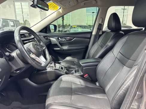 Used 2018 Nissan Rogue SL AWD/4WD image 9