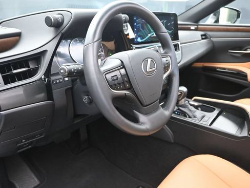 Certified 2025 Lexus ES 350 w/ Premium Package FWD image 12