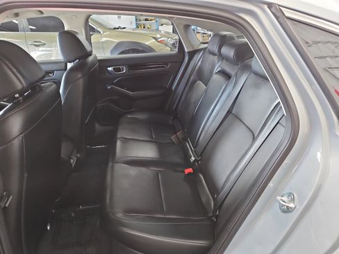 Used 2022 Honda Civic Touring image 12