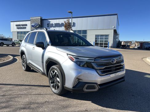 Used 2025 Subaru Forester Limited image 7