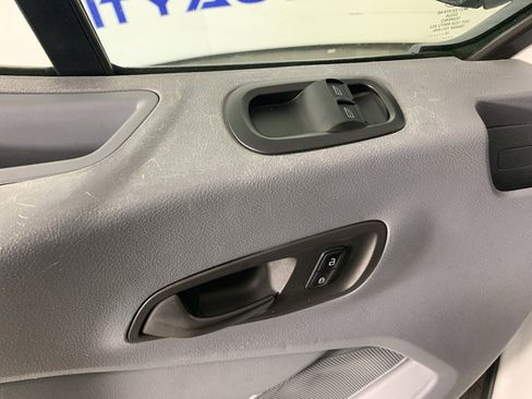 Used 2018 Ford Transit 150 130 Medium Roof image 15
