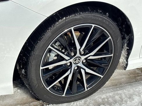 Used 2024 Toyota Camry SE image 10