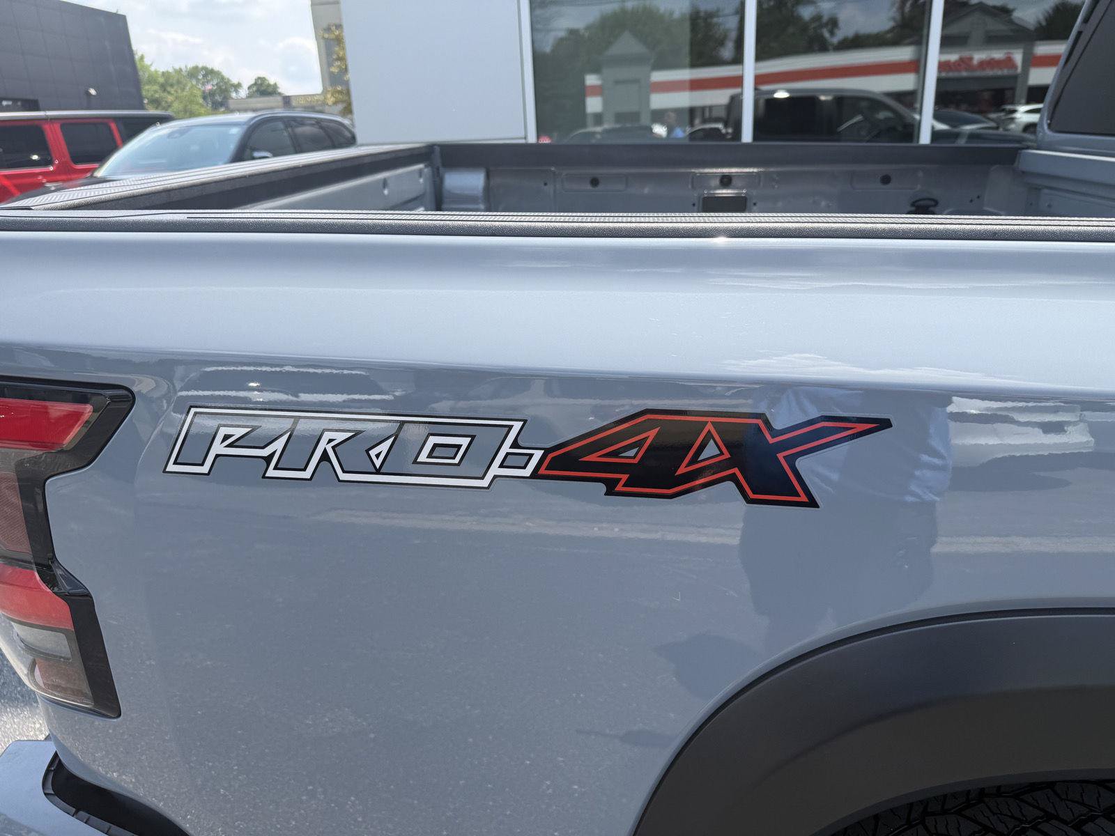 Used 2024 Nissan Frontier PRO-4X w/ Technology Package AWD/4WD image 15